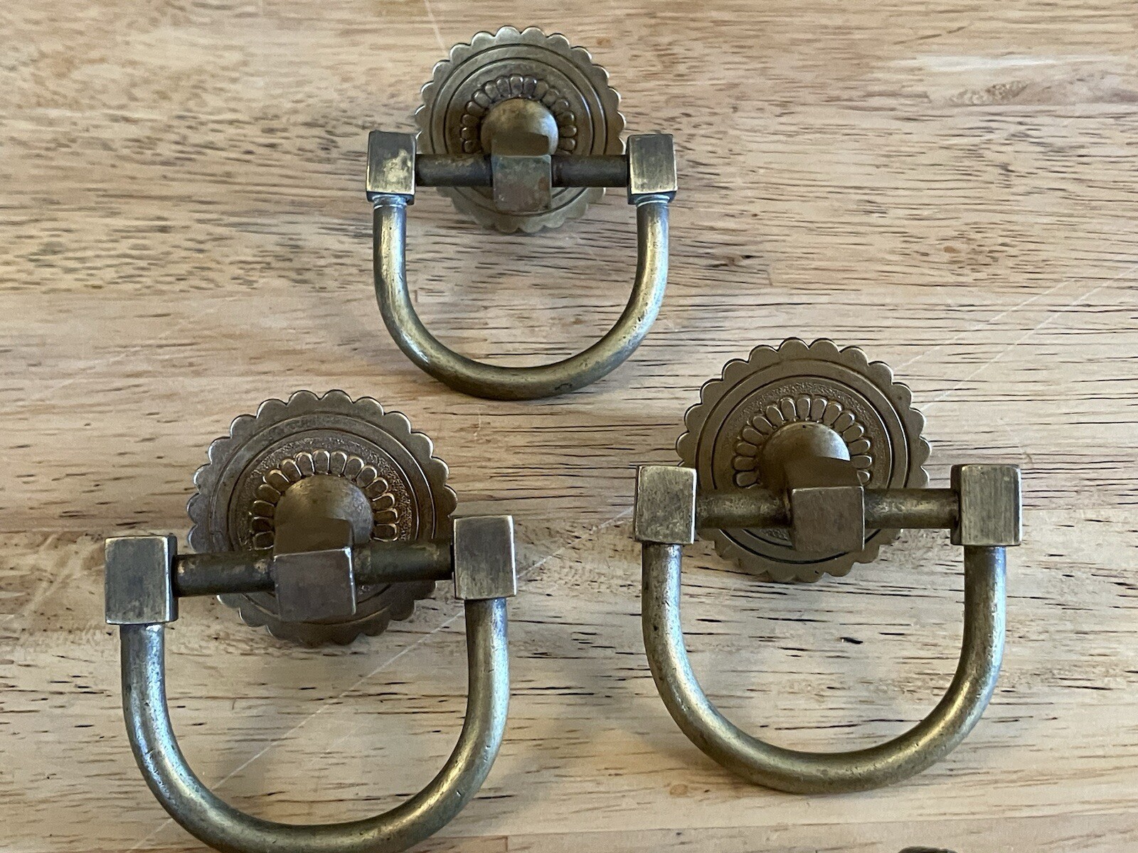 5 Antique Victorian Solid Brass Medallion Drop D-Ring Drawer Cabinet Pull Knobs