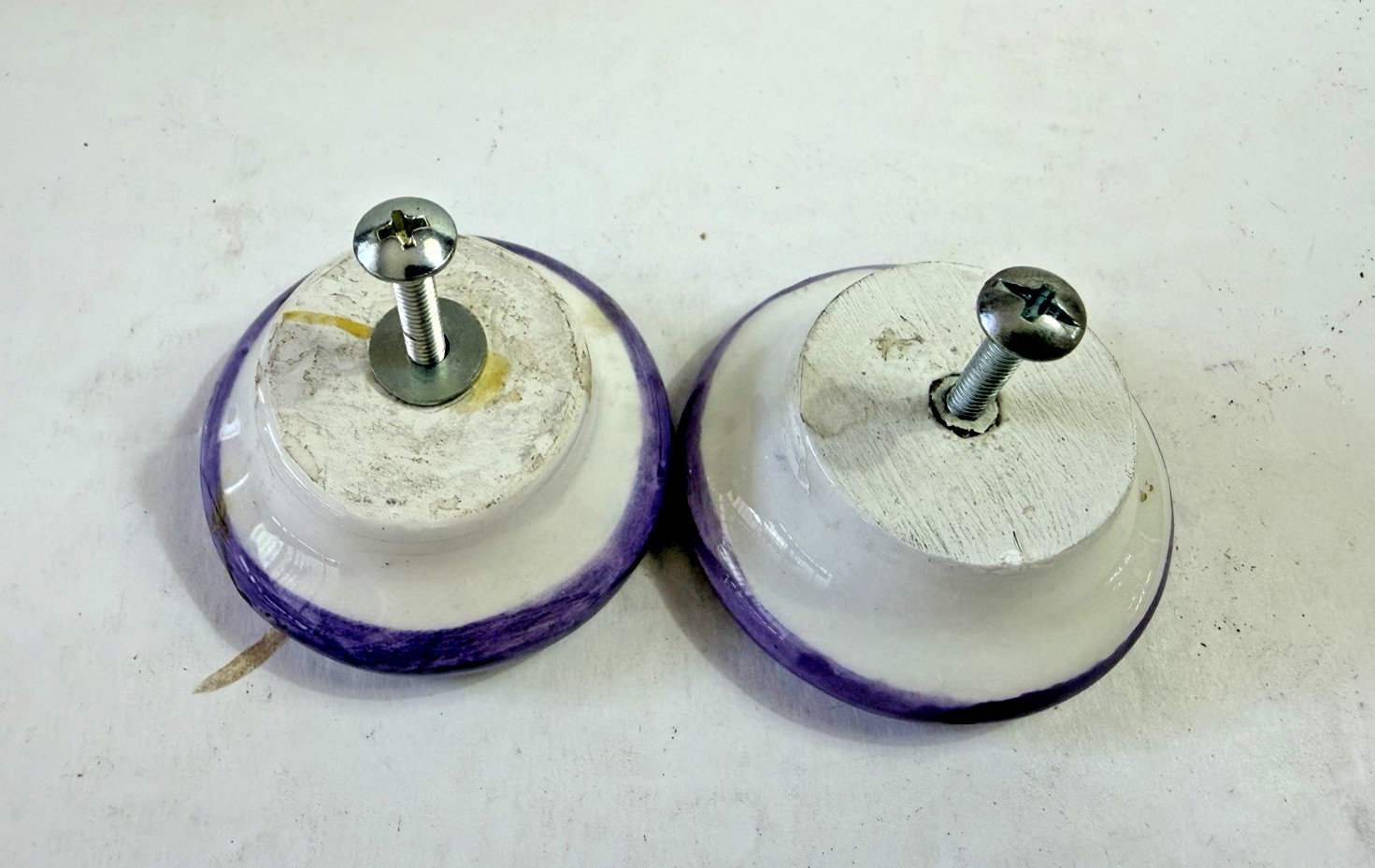 Set Of 2 – Vintage 1970’s Floral Round Cabinet Drawer Pulls Knobs With Screws