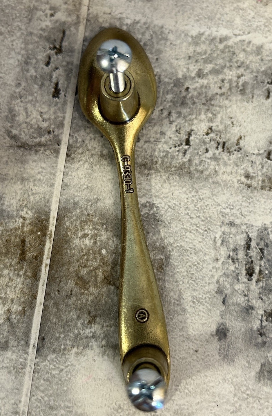 Amerock Guardian Brass Drawer Handles Pulls Spoon Shaped Lot of 13 with Screws