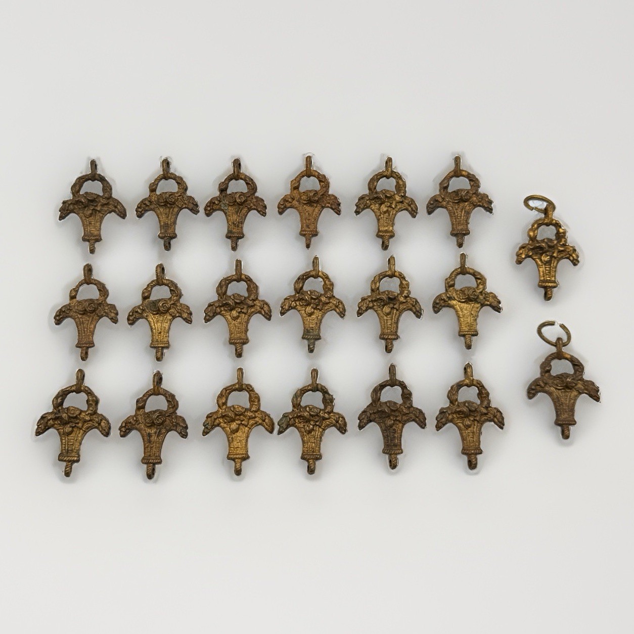 18c French Brass Ormolu Link Drawer Pull Curtain Hooks Flower Basket Metal 20Pc