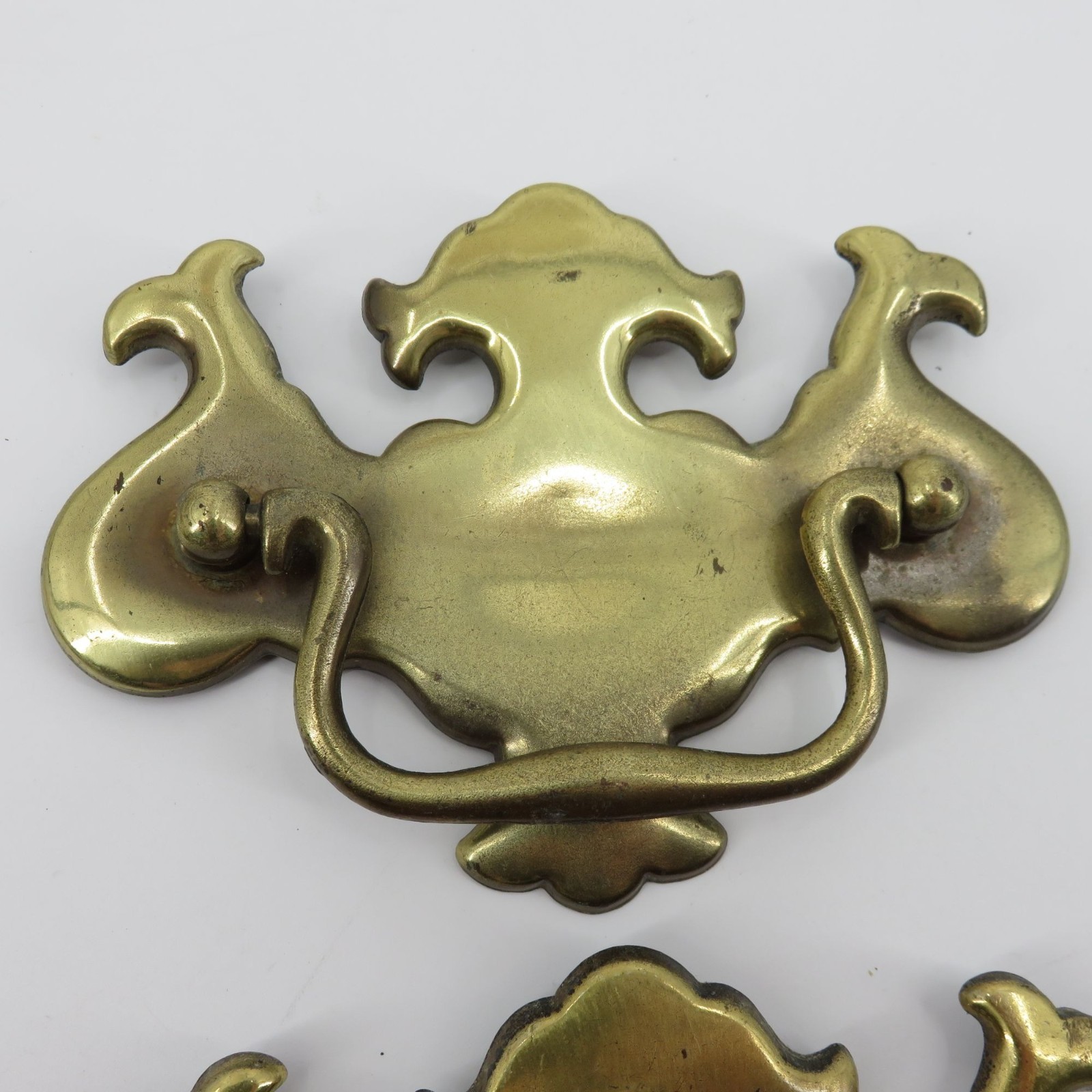 VTG Lot of 2 Brass Metal Drawer Pulls Furniture Hardware Traditional Colonial