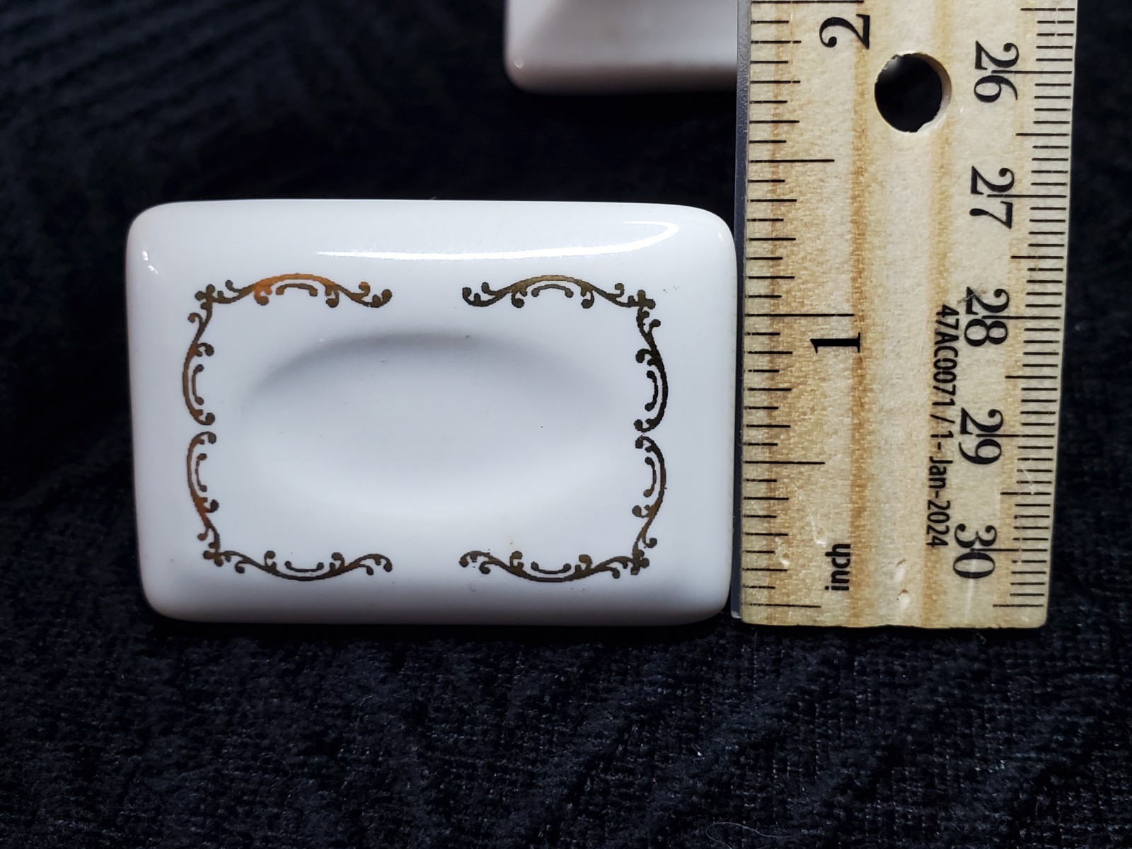 4 Vtg Rectangular White Ceramic Drawer Pulls Ornate Gold Trim 2 Screws Excellent