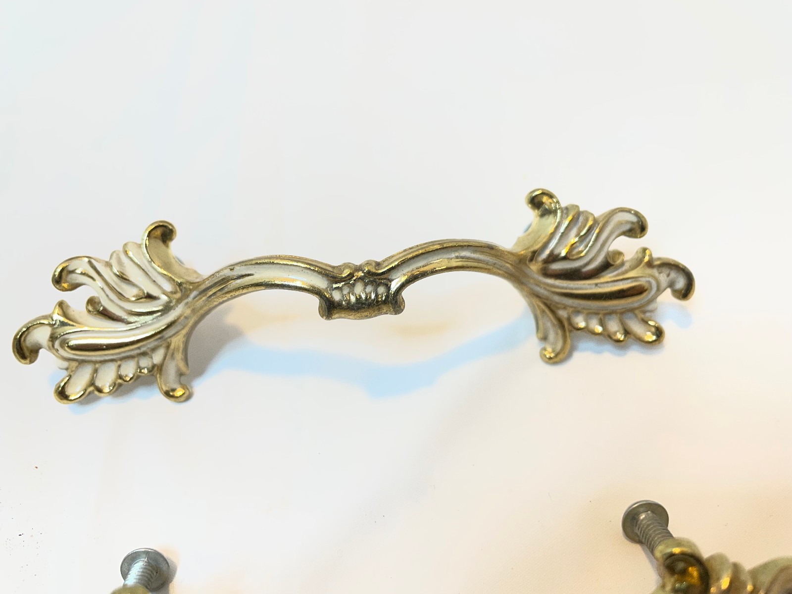 Vintage Ajax 990 Drawer Pulls Handles Scroll White Gold Ornate – Lot of 5