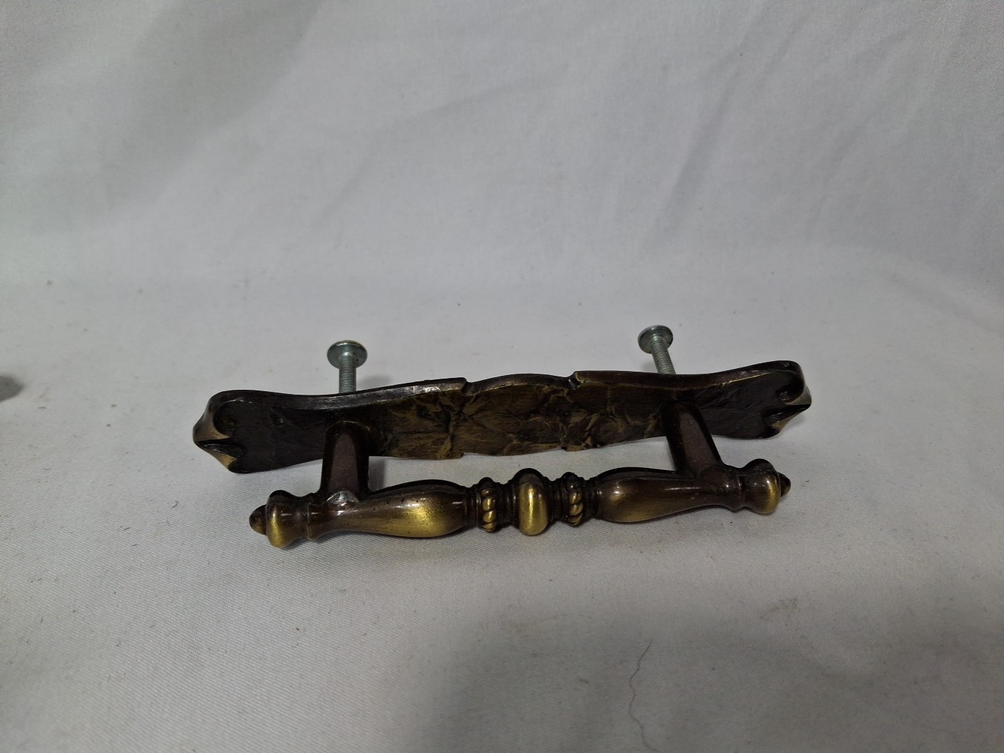 5 Vtg 1971 Amerock Hammered Brass Drawer Pull Handle, Carriage House Backplates