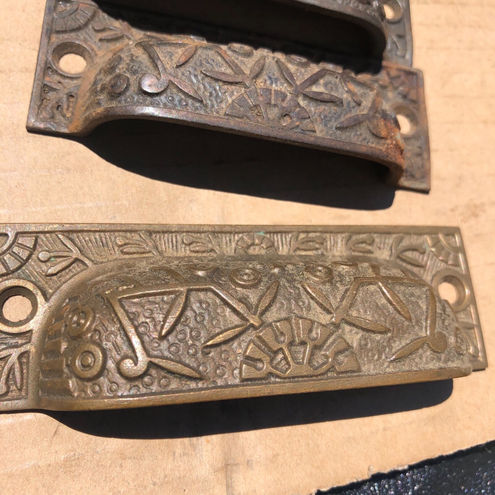 Pretty set 7 c1870 matching authentic VICTORIAN cabinet pull hardware 3 sizes