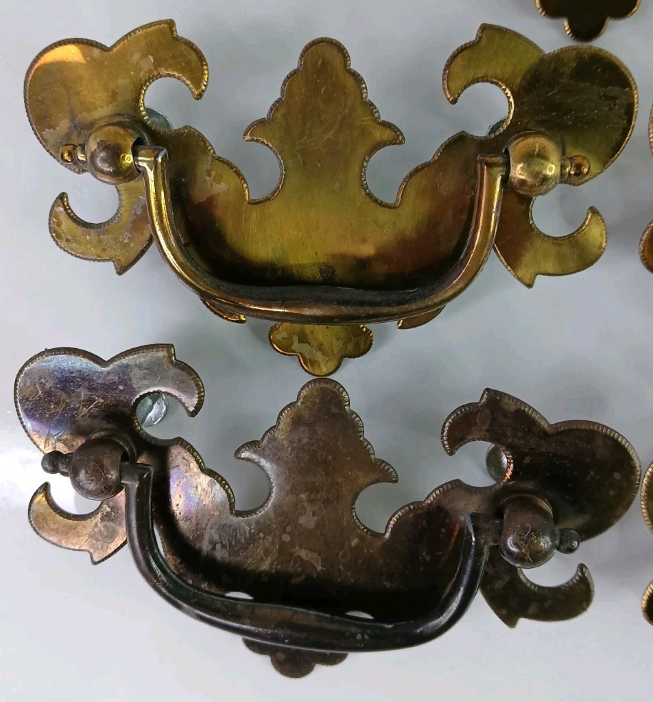 Vintage Chippendale Batwing Brass Drawer Pulls, Set of 8, Bail Handles w/ Screws