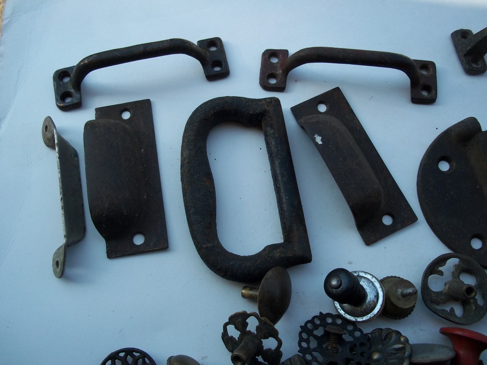 LOT ANTIQUE FURNITURE HARDWARE-PULLS,BAILS,HANDLES,ECT.