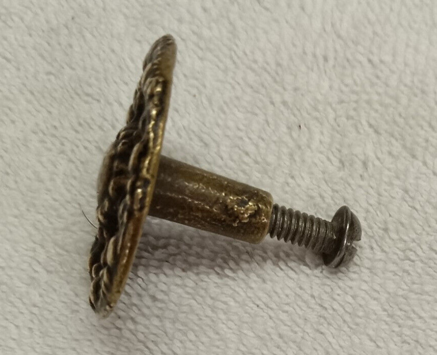 ANTIQUE HEAVY BRASS ROUND DRAWER, DOOR,DESK,BIN PULL /KNOB, 1 1/2 IN. DIAMETER