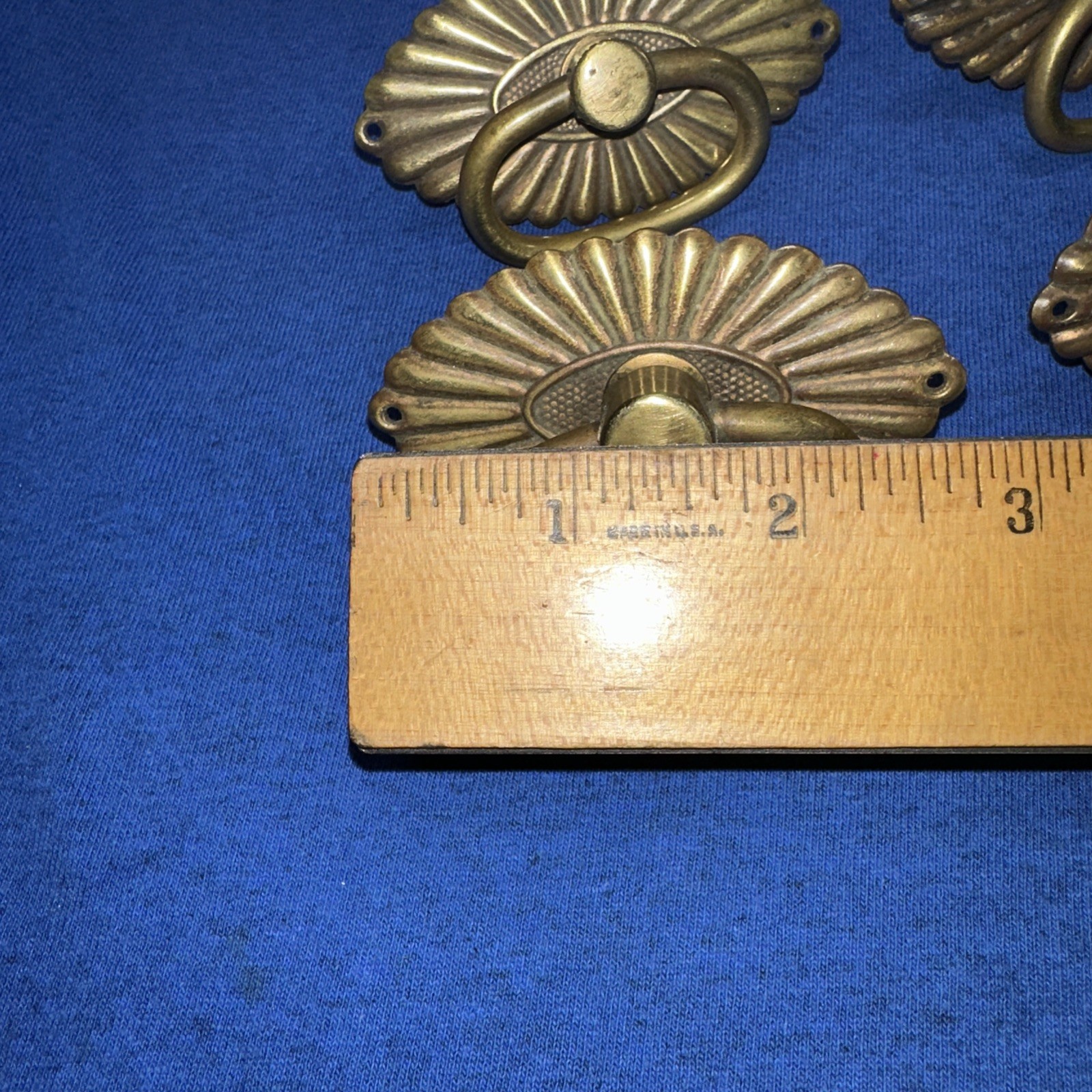 Vintage Brass Drawer Pulls, cabinet Handles lot of 4. Seashell Look Elegant