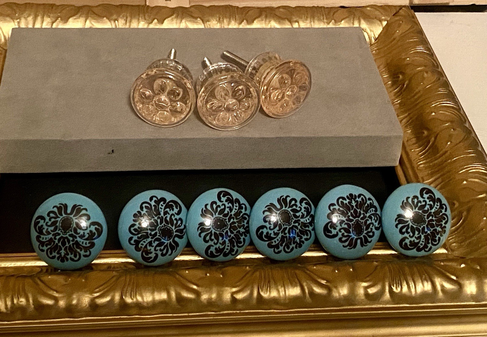 Drawer Pulls Ceramic /Glass Vintage Lot Of 9 Blue / Brown Design Pink Glass NEW