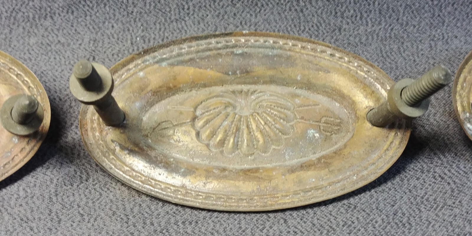 4 Brass Furniture Drawer Pull Back Plate Crossed Trident Clam Shell Bail Antique