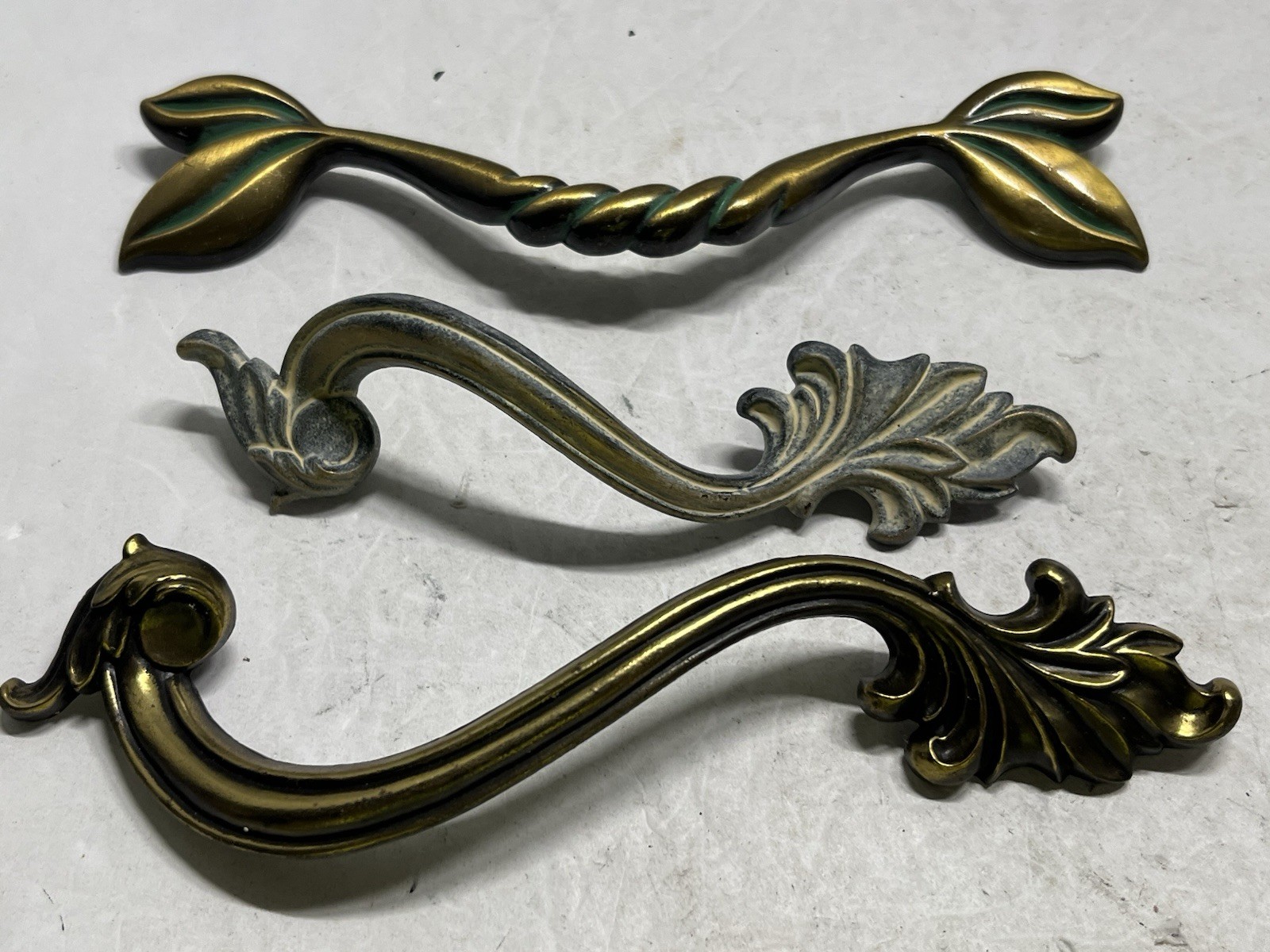 Vintage Lot (19) NOS Miscellaneous Fixed & Drop Bail Draws/Cabinet Pulls