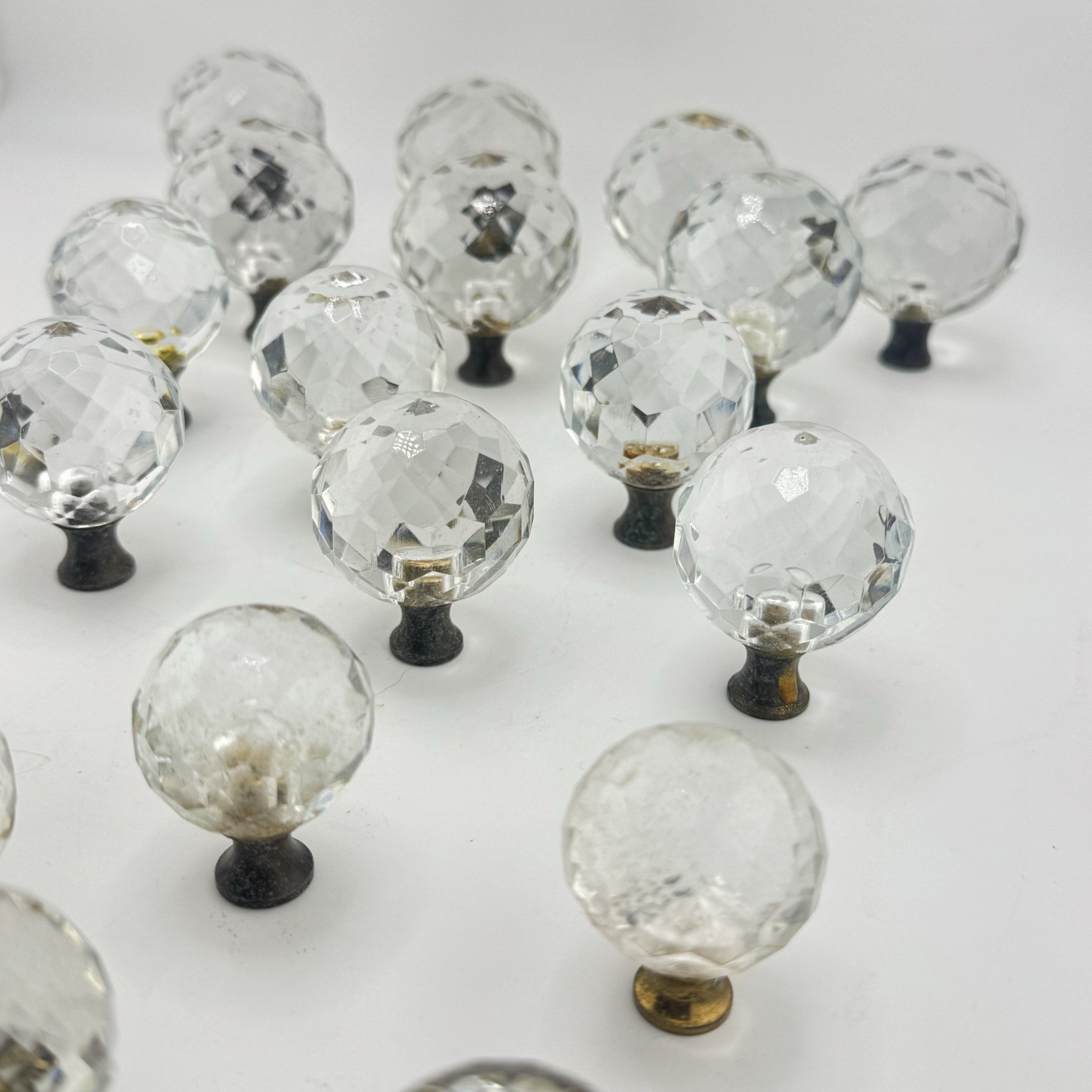 Lot 23 VTG 1930’s Faceted Glass Crystal Drawer Pulls Brass Cabinet Knobs 3 Sizes