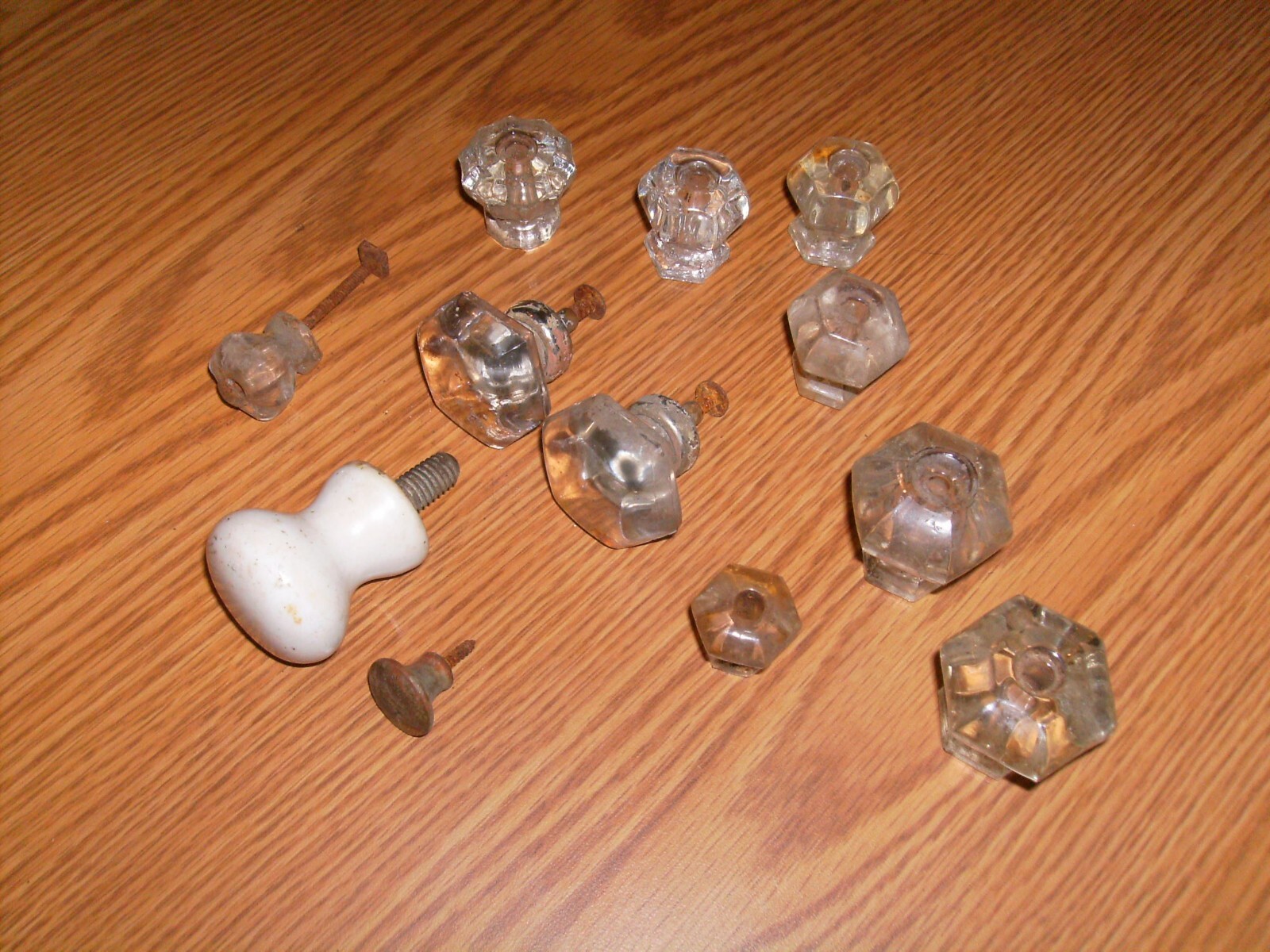 LOT of 12 vintage clear glass and others drawer knobs