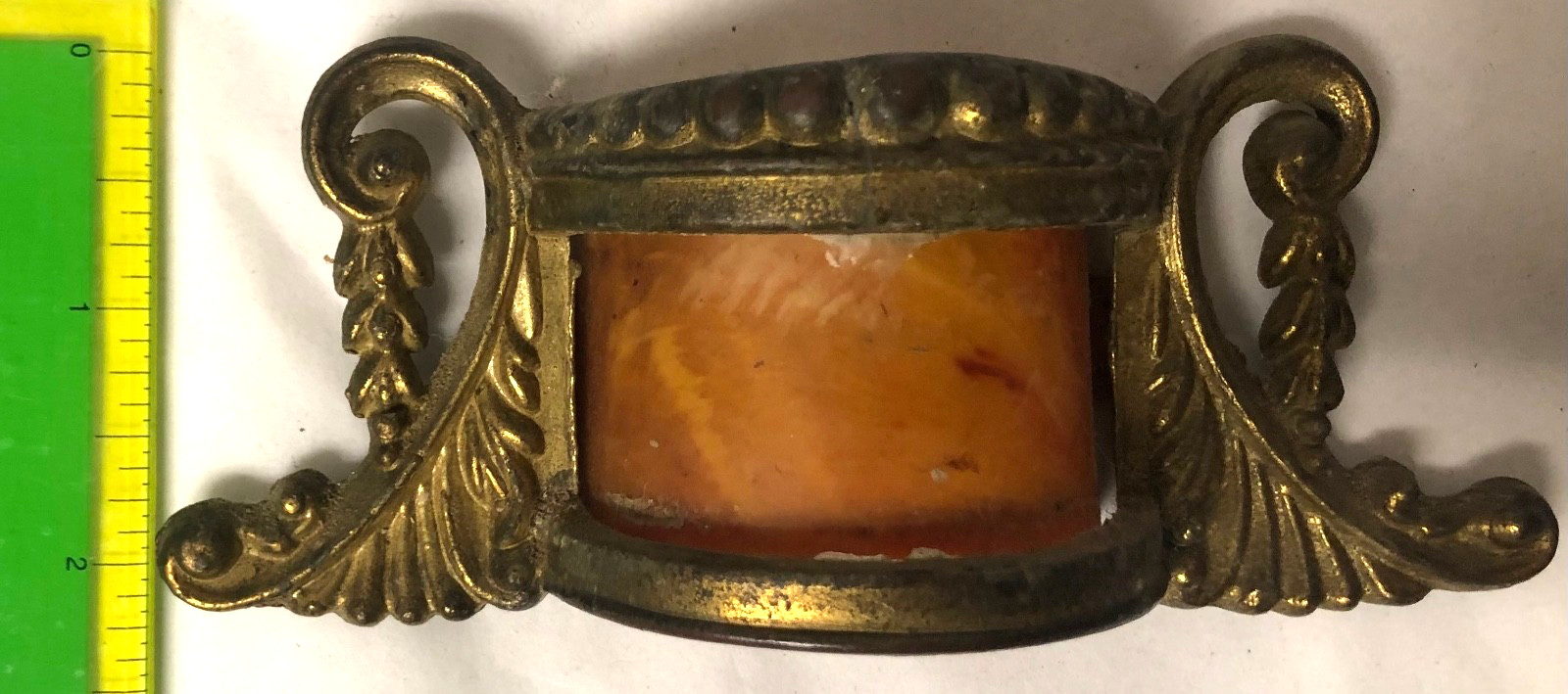 WATERFALL DRESSER PULL ART DECO BOW BUTTERSCOTCH BAKELITE IN CAST METAL VNTG SET