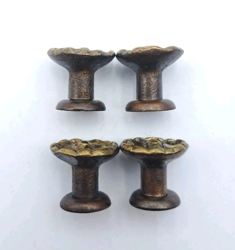 Vintage Knobs Small Round Knob Drawer Pulls Cabinet Furniture Hardware Lot of 4