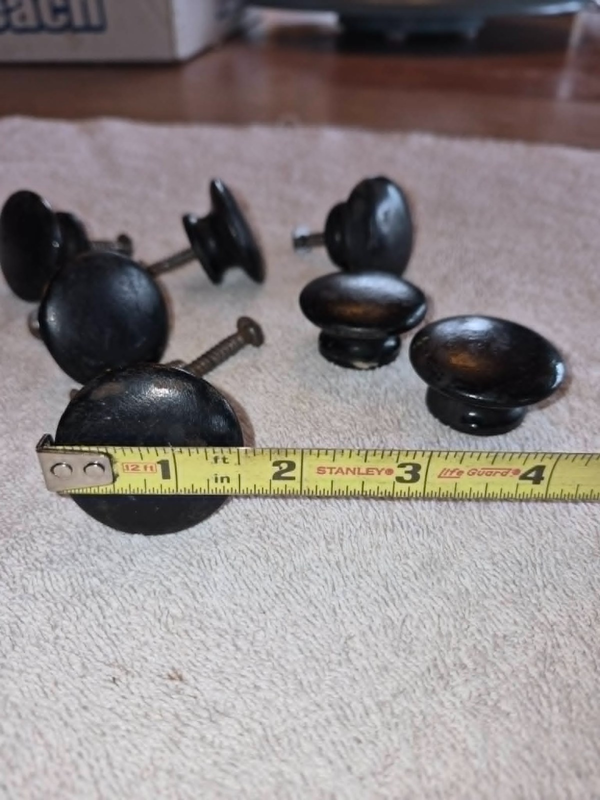 (10) ANTIQUE VINTAGE DRAWER PULLS WOOD 1 1/2″ ROUND WITH SCREWS MATCHED SET
