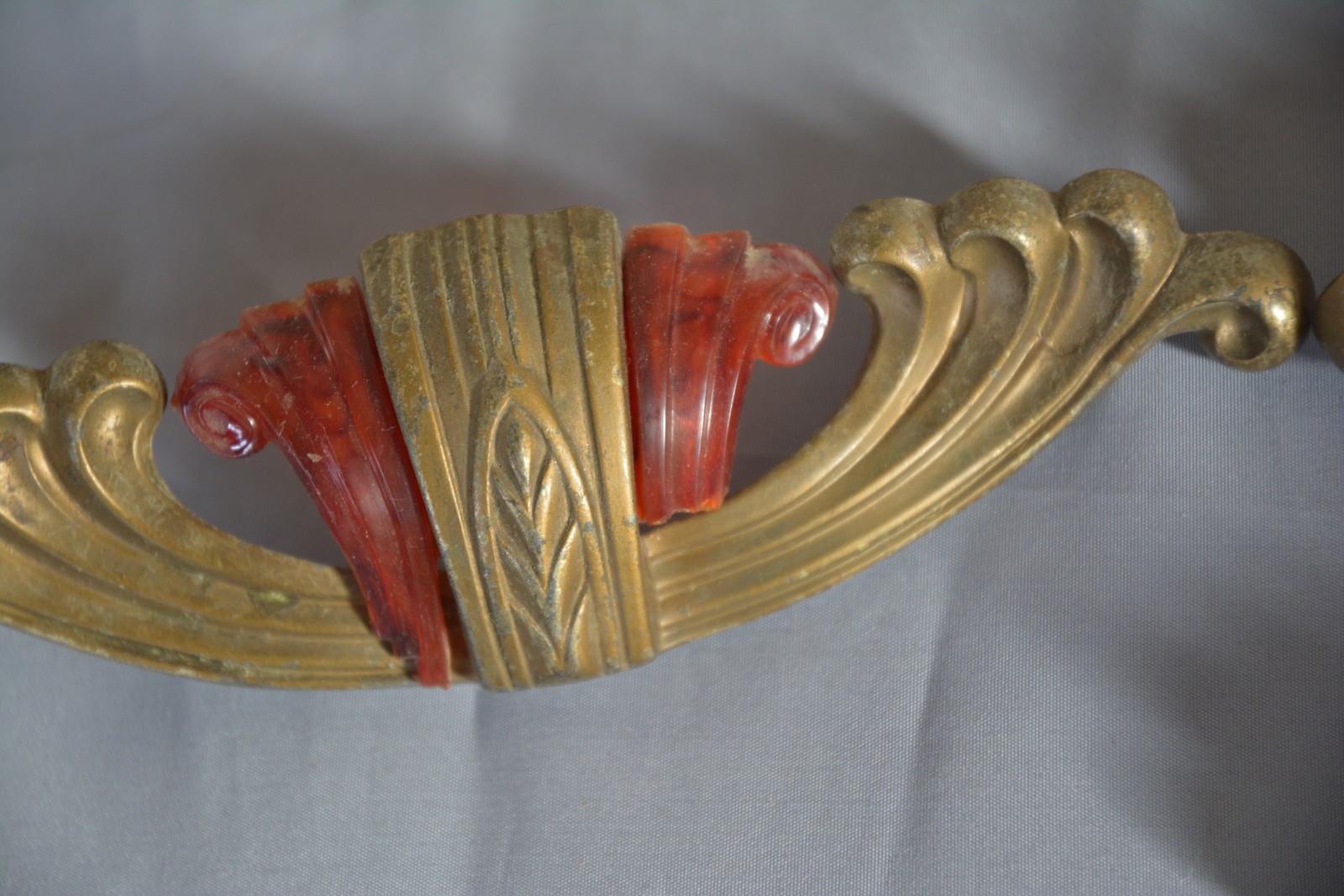 GREAT SET 6 ANTIQUE VINTAGE ART DECO DRESSER METAL DRAWER PULLS W BAKELITE
