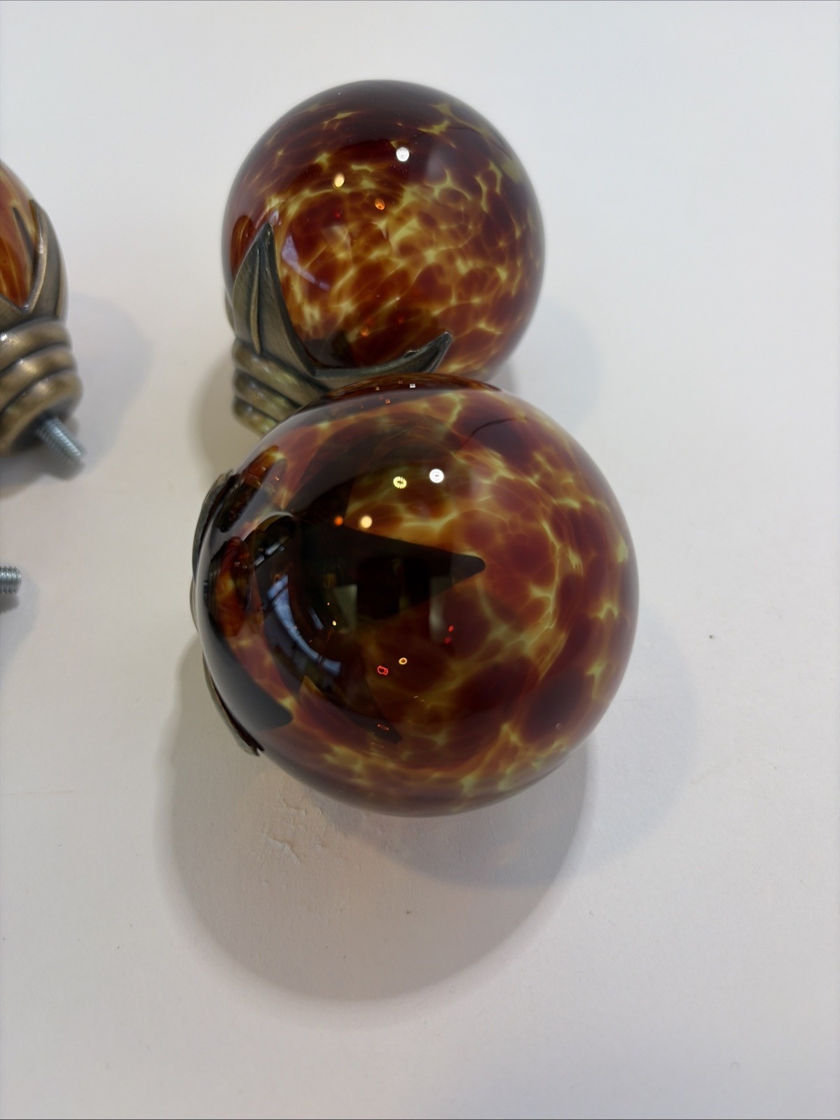 4 Vtg Spotted Amber Glass Tortoise Shell Brass Door Knob Drawer Pull Finial