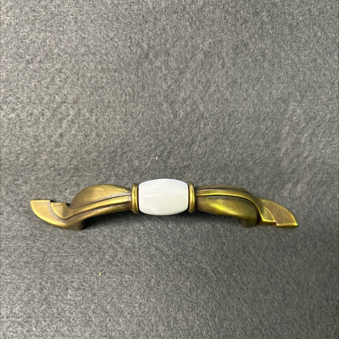 3″ White Ceramic Insert Pull Antique English