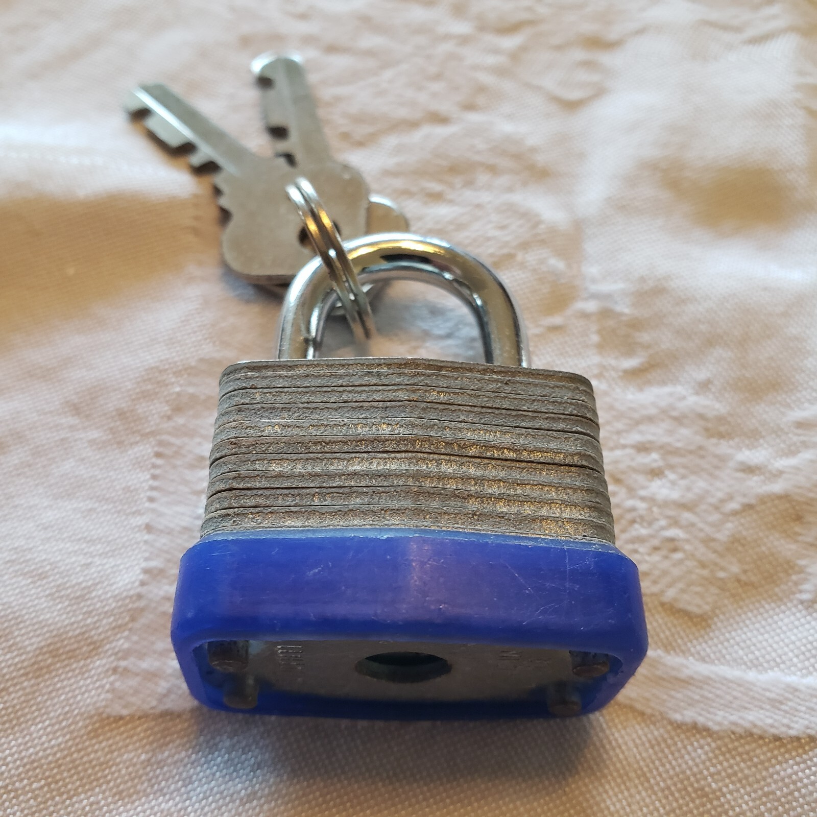 VTG Pad Lock 30mm with Two Keys Chrome 1.25″ Wide 1.75″ Tall Blue Edge