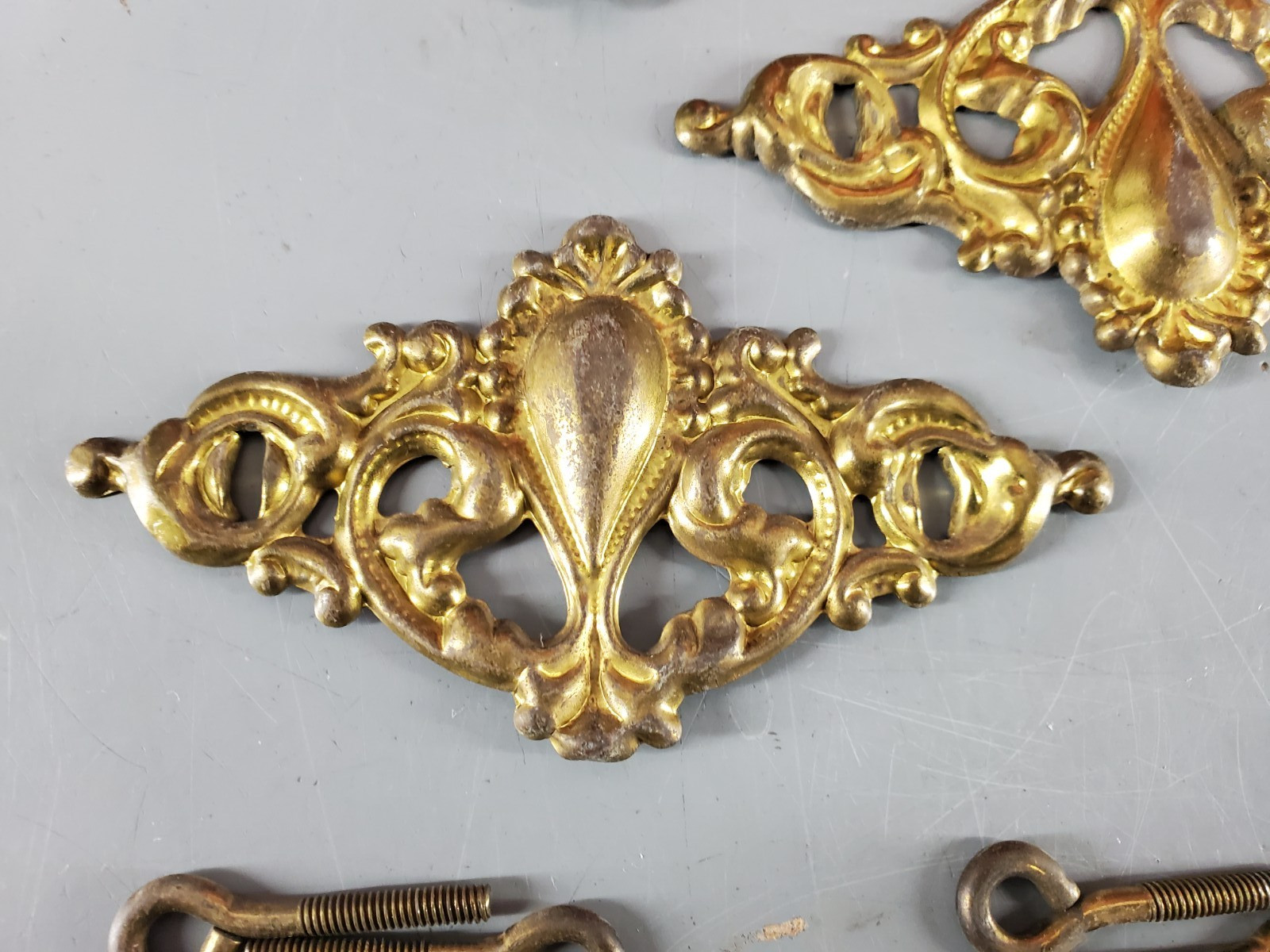 VICTORIAN BRASS DRESSER DROP PULL HANDLES SET LOT 8 ANTIQUE ORNATE DRAWER 1920’s